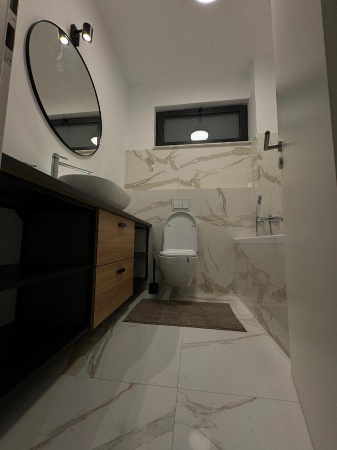 Warm Hotel Apartment Bucarest Exterior foto