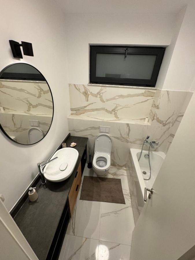 Warm Hotel Apartment Bucarest Exterior foto