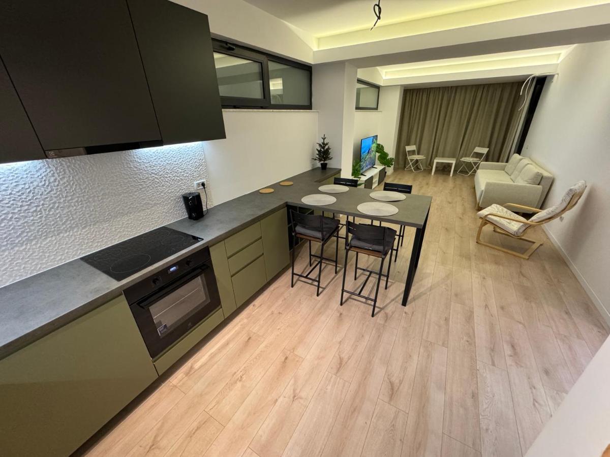 Warm Hotel Apartment Bucarest Exterior foto