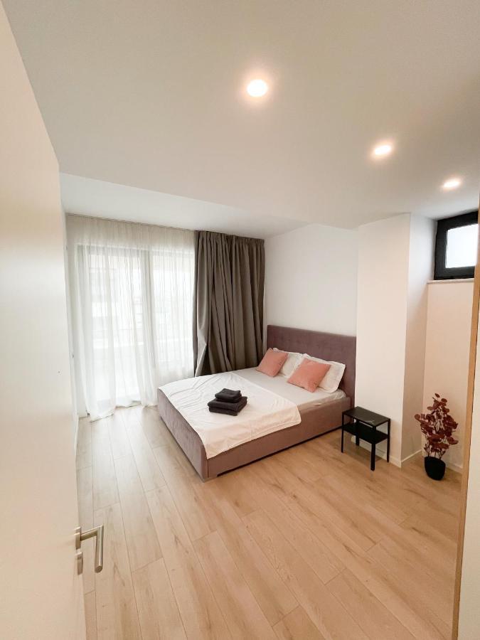 Warm Hotel Apartment Bucarest Exterior foto